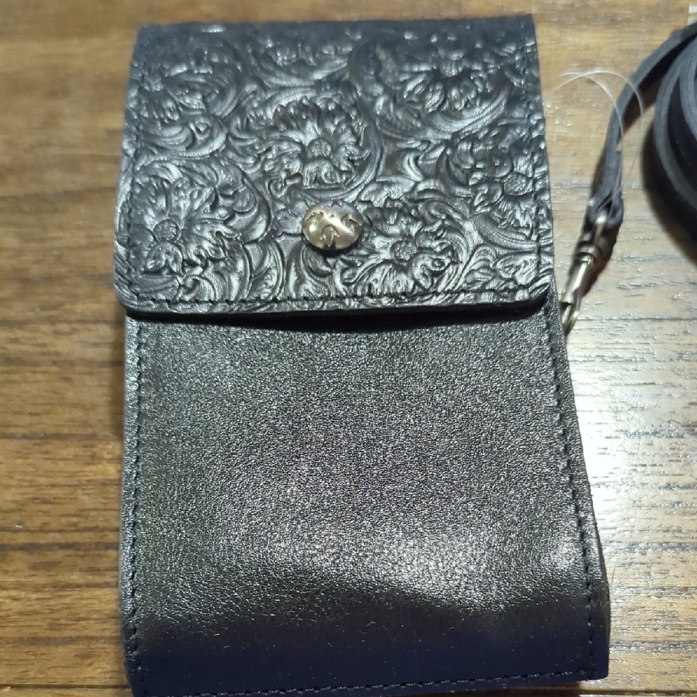 NWT Patricia Nash Black Tooled Leather Crossbody Phone Pouch